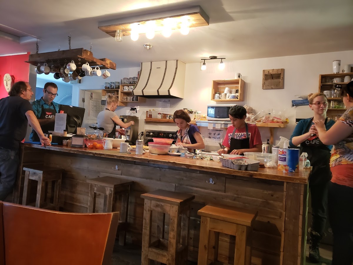 Café L'accès Communautaire Photo 6